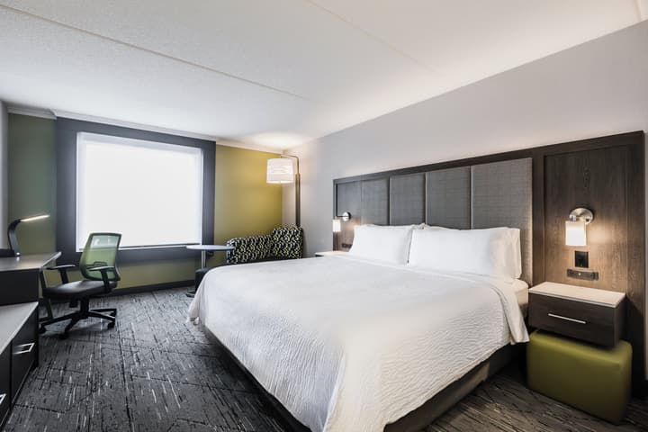 Holiday Inn Express & Suites Toronto Airport South by IHG