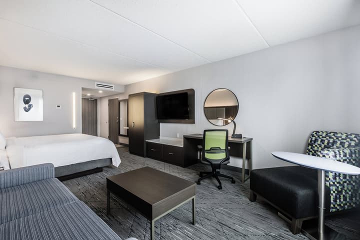 Holiday Inn Express & Suites Toronto Airport South by IHG