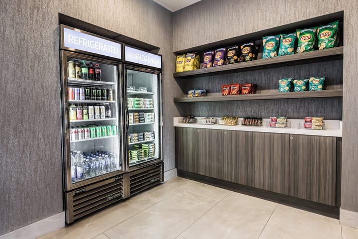 Holiday Inn Express & Suites Toronto Airport South by IHG