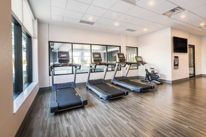 Holiday Inn Express & Suites Toronto Airport South by IHG