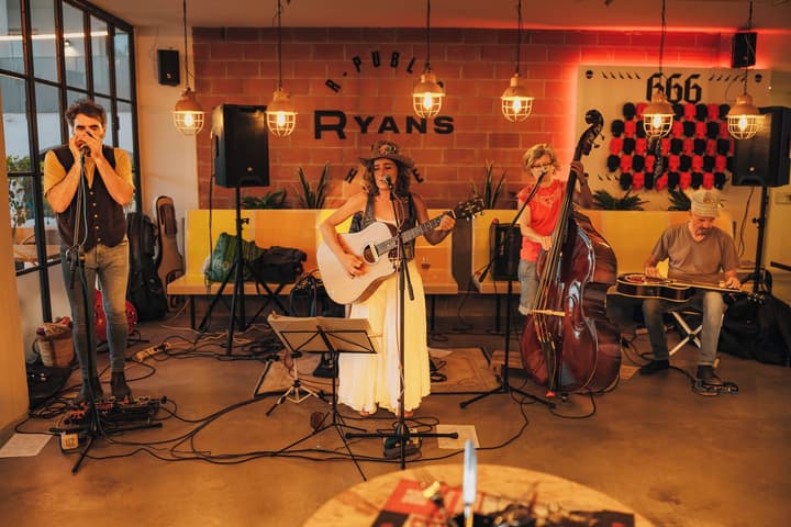 Ryans Lolas Ibiza - Adults Only