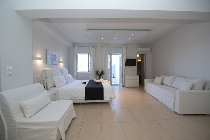Zannis Hotel