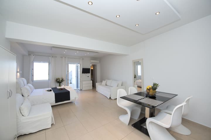 Zannis Hotel