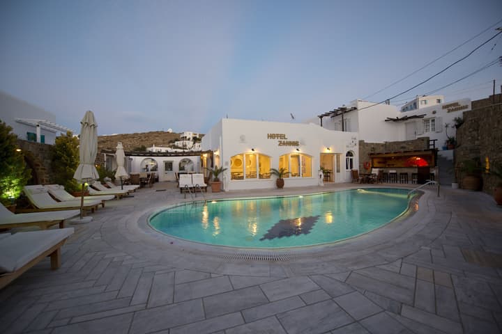 Zannis Hotel