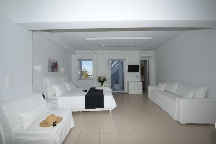 Zannis Hotel