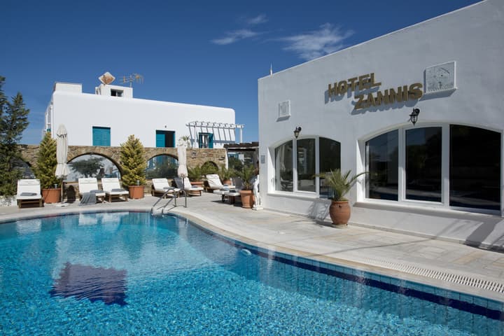 Zannis Hotel