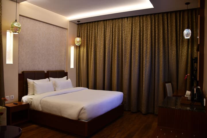 PRISTINE HOTEL