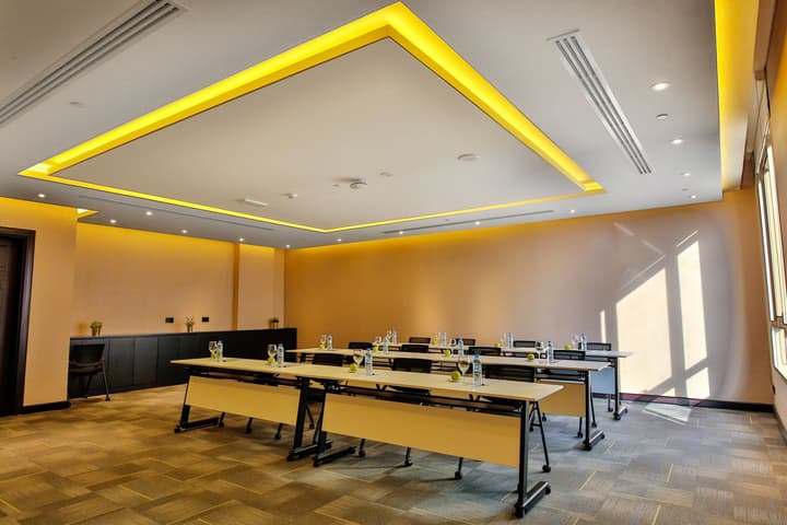 Four Points by Sheraton Production City, Dubai