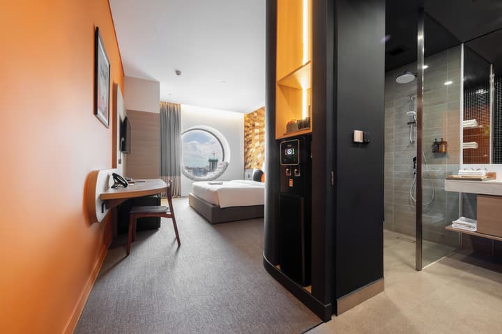 SUN & MOON, Riverside Hotel