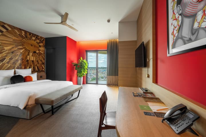 SUN & MOON, Riverside Hotel