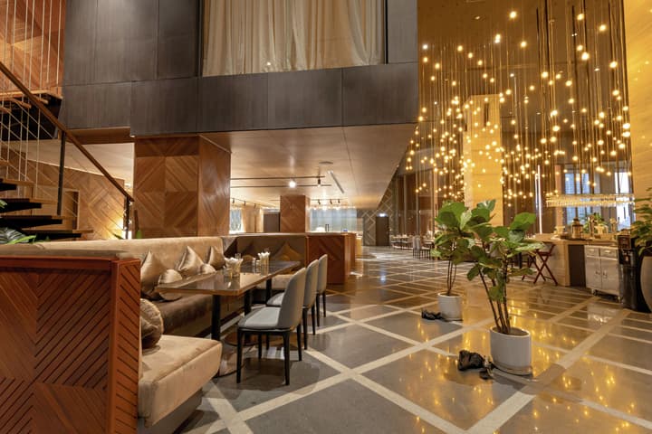 SUN & MOON, Riverside Hotel