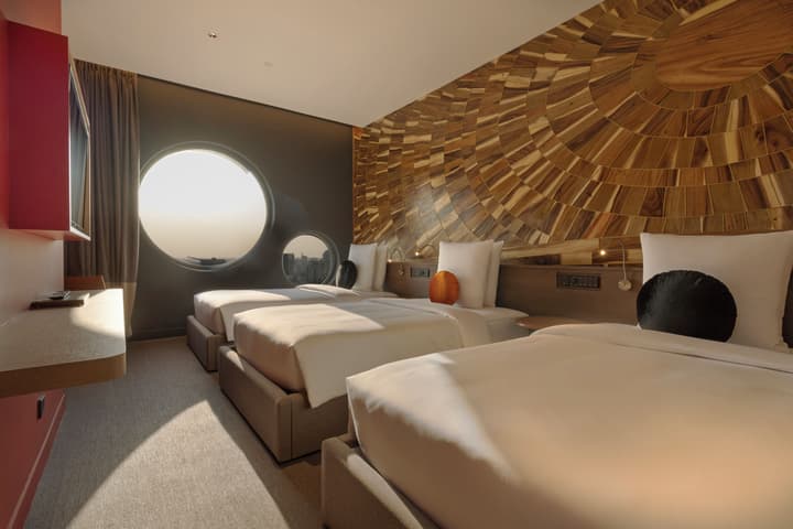 SUN & MOON, Riverside Hotel