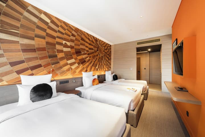 SUN & MOON, Riverside Hotel