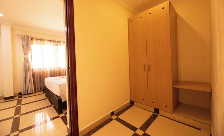 West Lerruat Hotel