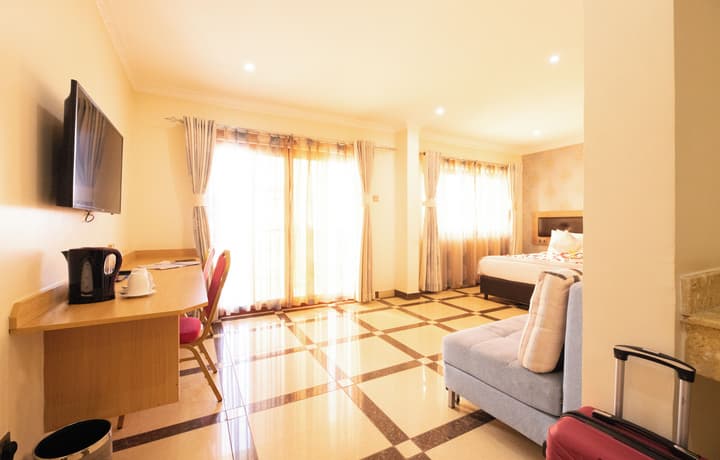 West Lerruat Hotel