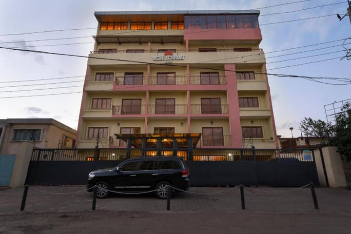West Lerruat Hotel