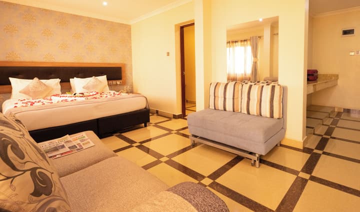 West Lerruat Hotel