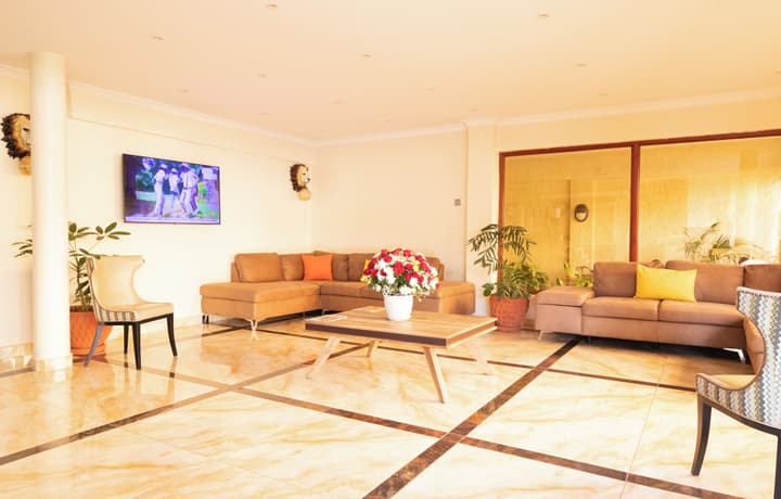 West Lerruat Hotel