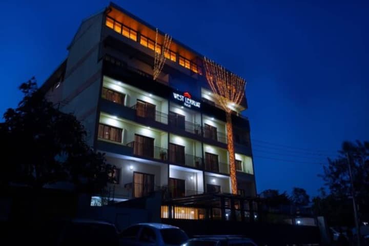West Lerruat Hotel