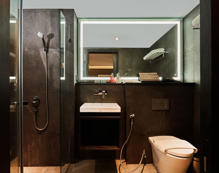 The Gravitique Hotel Khaosan