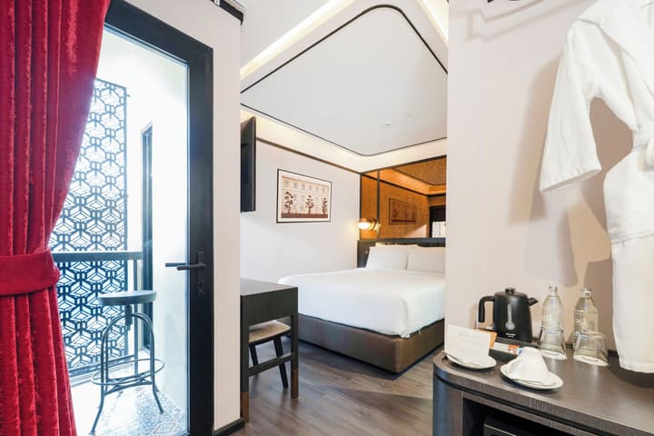 The Gravitique Hotel Khaosan