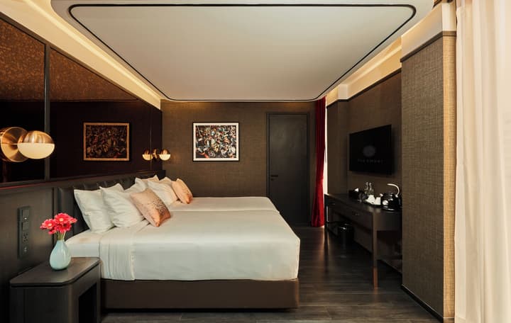 The Gravitique Hotel Khaosan