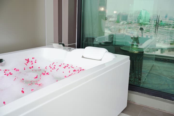 Valia Bangkok Sukhumvit 24 by Kingston Hotels