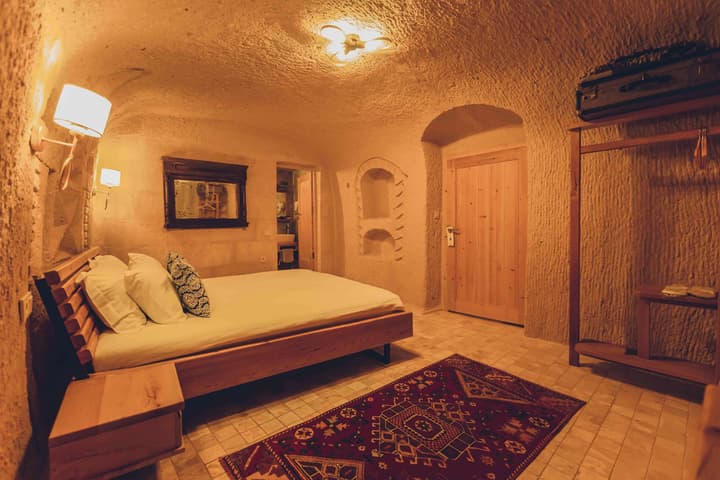 Pinhan Cave Suites
