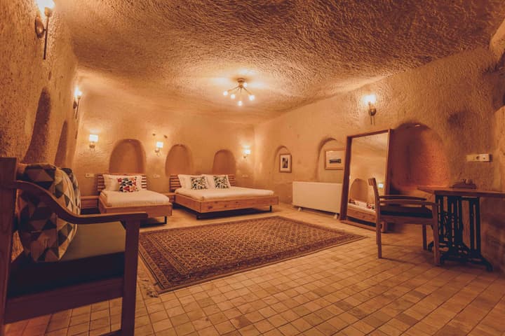 Pinhan Cave Suites