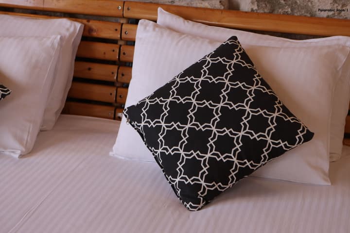Pinhan Cave Suites