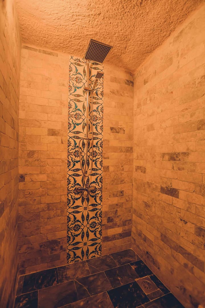 Pinhan Cave Suites