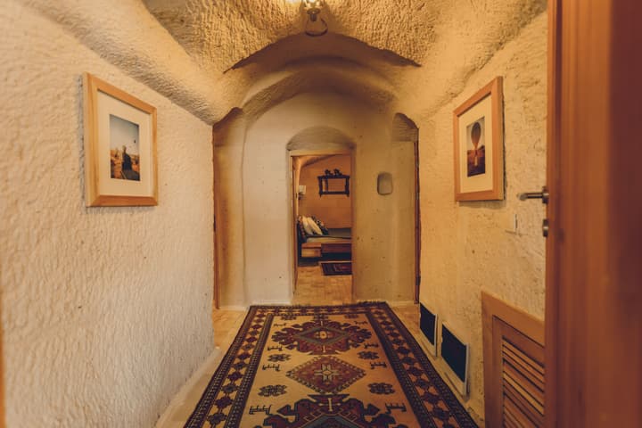 Pinhan Cave Suites