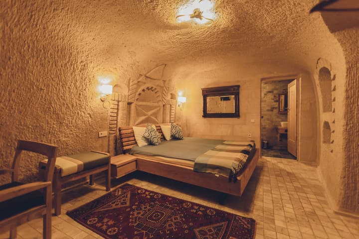 Pinhan Cave Suites