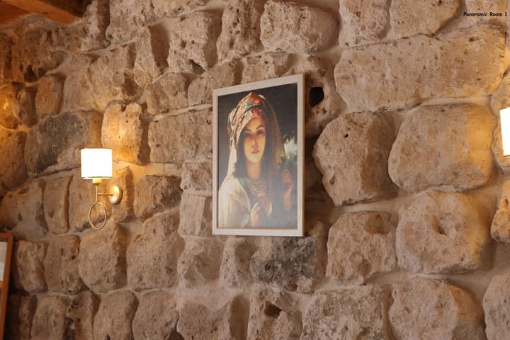Pinhan Cave Suites