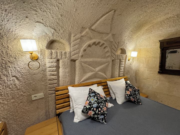 Pinhan Cave Suites
