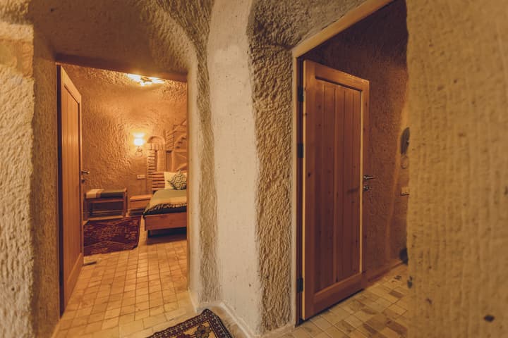 Pinhan Cave Suites