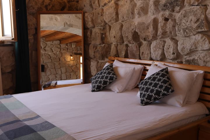 Pinhan Cave Suites