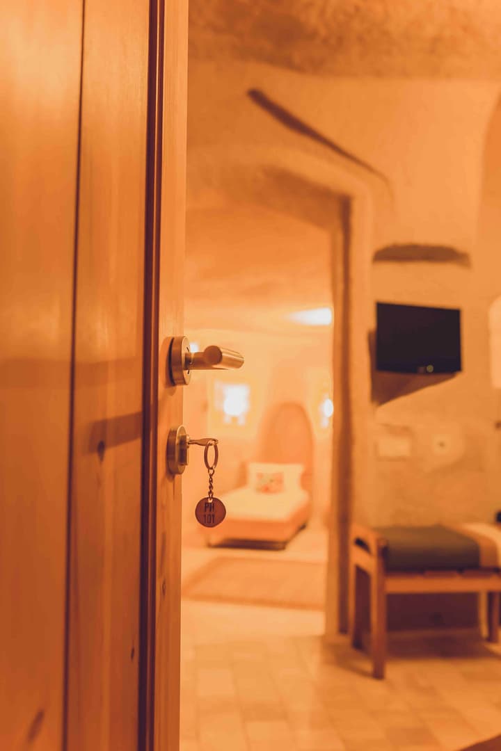 Pinhan Cave Suites