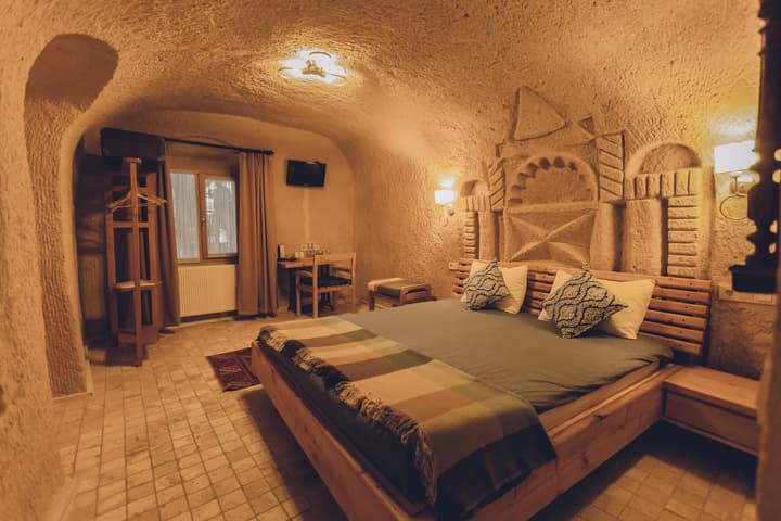 Pinhan Cave Suites