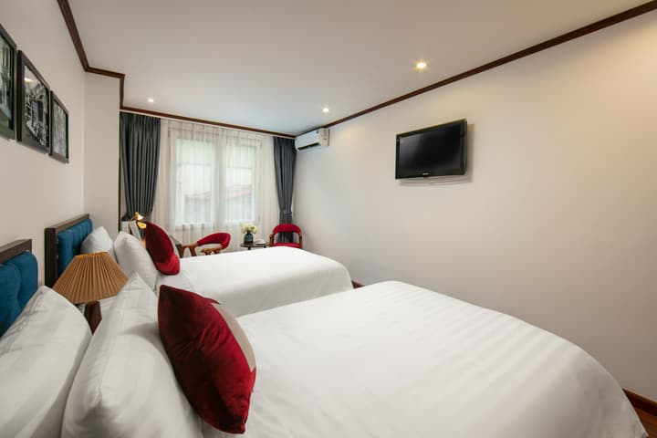 Silk Flower Hotel & Spa