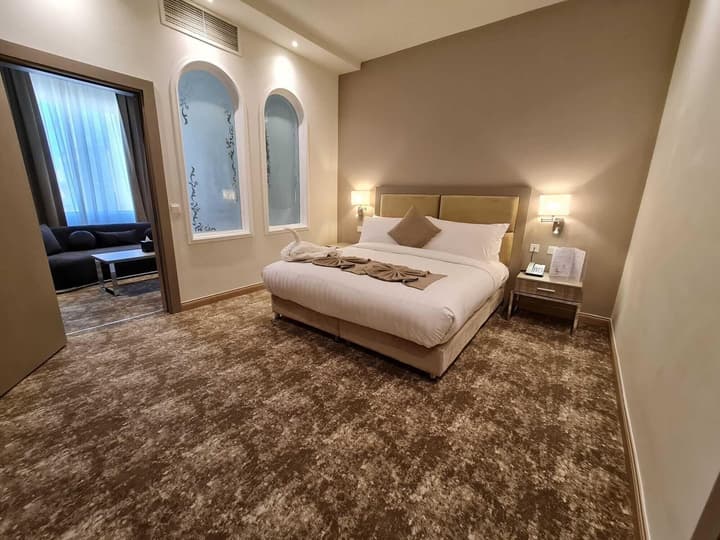 GLORIA HOTEL AND SUITES