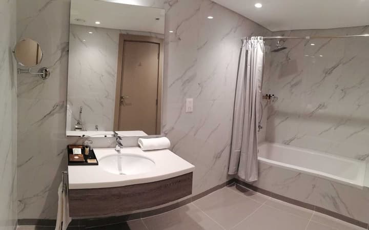 GLORIA HOTEL AND SUITES