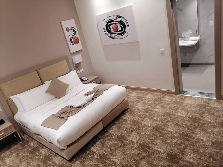 GLORIA HOTEL AND SUITES