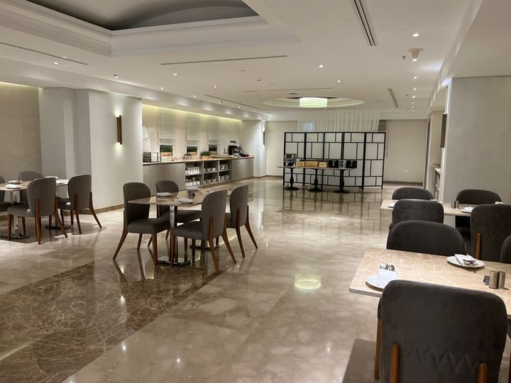 GLORIA HOTEL AND SUITES