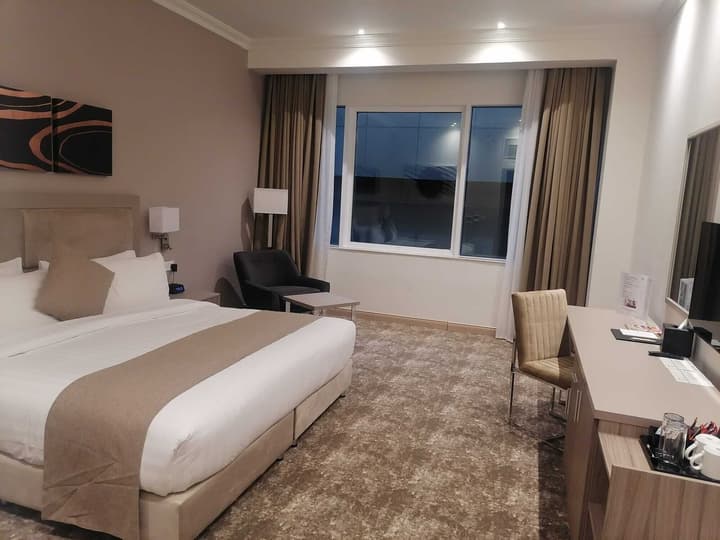 GLORIA HOTEL AND SUITES