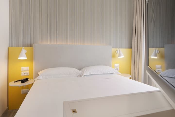 Adesso Hotel