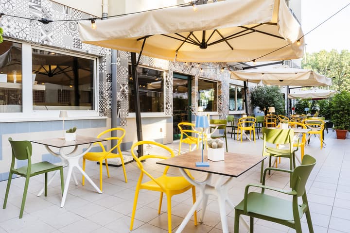 Adesso Hotel
