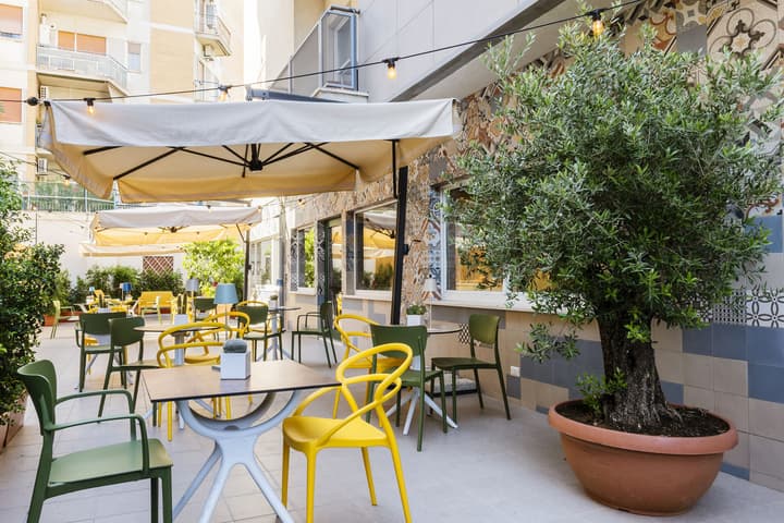 Adesso Hotel