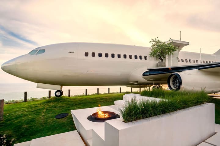 Private Jet Villa