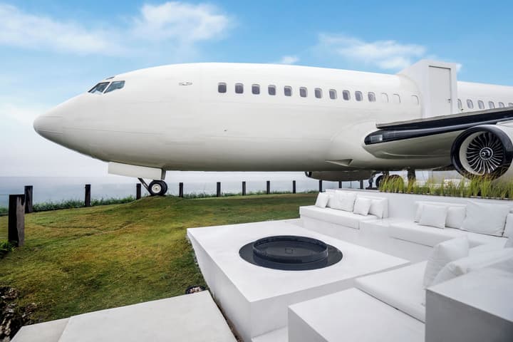 Private Jet Villa